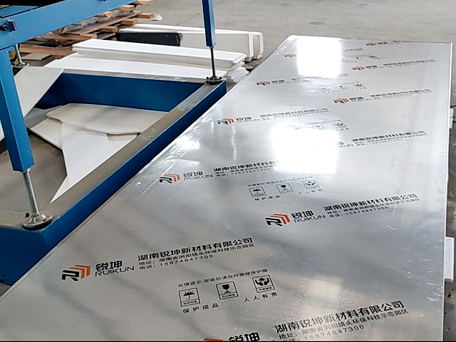 不銹鋼夾芯板市場需求飆升，建筑行業(yè)新寵備受矚目
